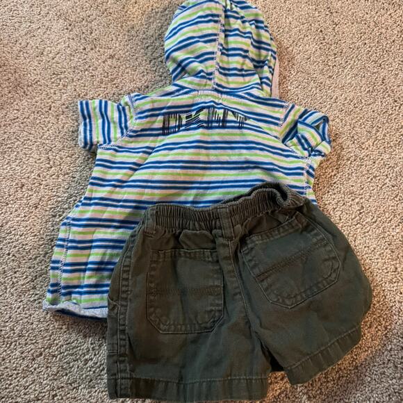 DKNY Baby Button Down Hoodie Top & Green Shorts Baby Boy Size 6 - 9 Months - Picture 2 of 7